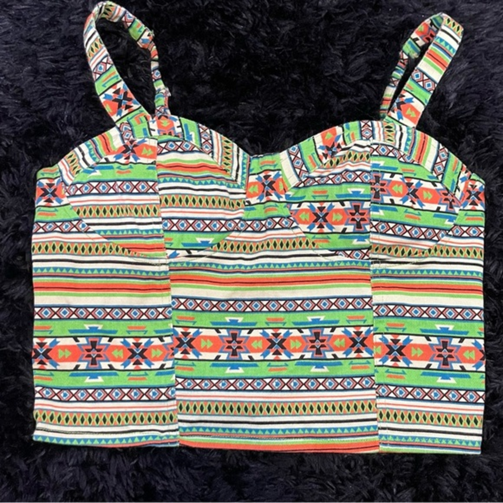 Billy by flying tomato, Large‎ Aztec print crop top